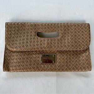 ⸻

Y2K Era Nine West Woven Faux Leather Clutch Bag